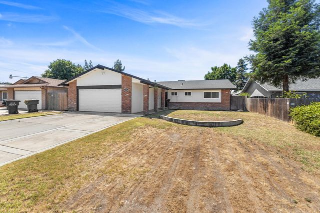 733 W Paradise Ave Avenue, Visalia, CA 93277