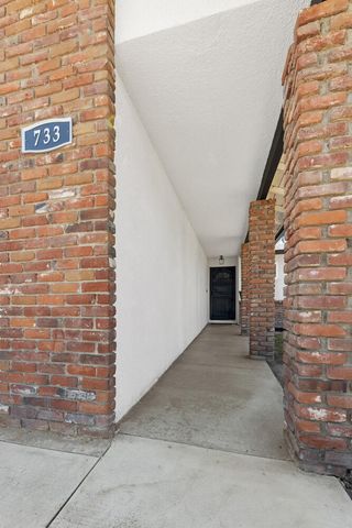 733 W Paradise Ave Avenue, Visalia, CA 93277