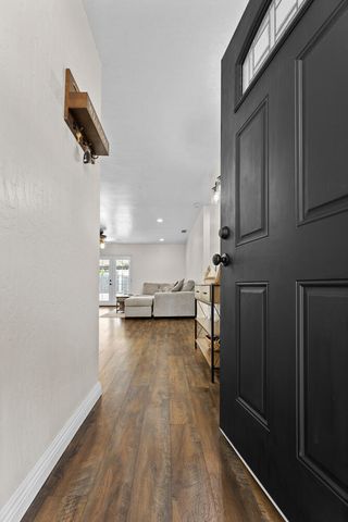 733 W Paradise Ave Avenue, Visalia, CA 93277