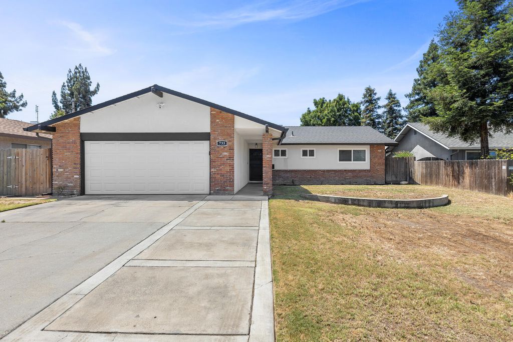 733 W Paradise Ave Avenue, Visalia, CA 93277