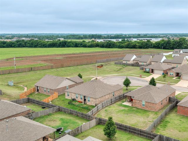 1700 Bartlett Drive, Newcastle, OK 73065