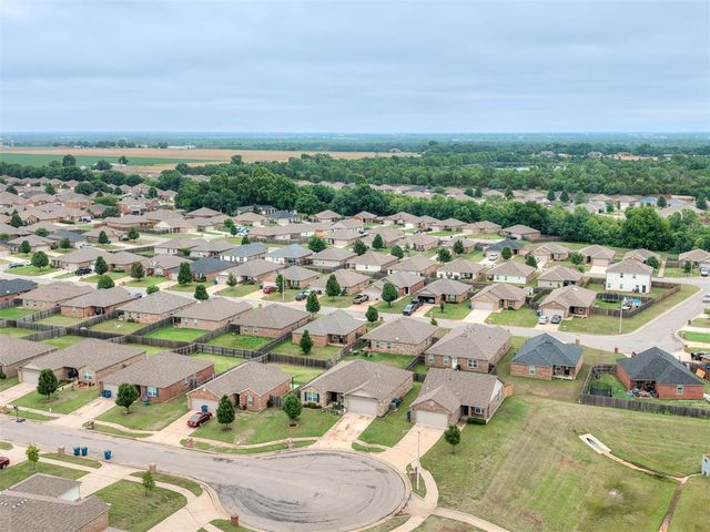 1700 Bartlett Drive, Newcastle, OK 73065