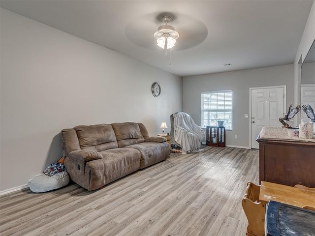 1700 Bartlett Drive, Newcastle, OK 73065