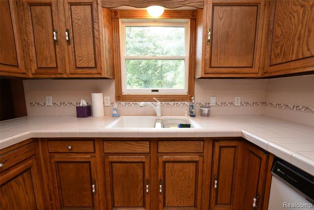 7304 Sharp Road, Swartz Creek, MI 48473