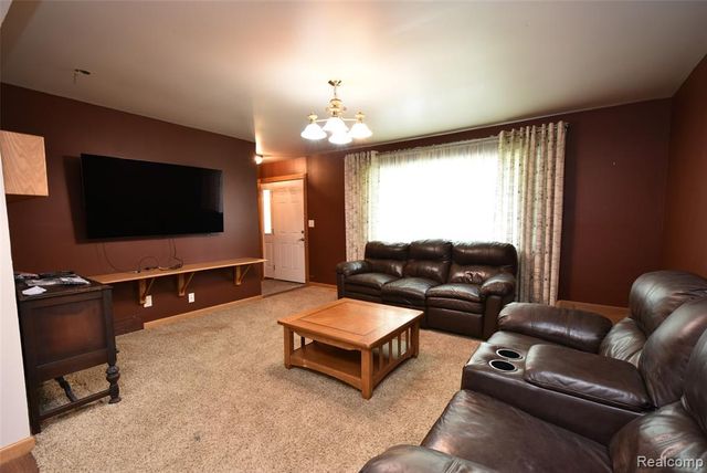 7304 Sharp Road, Swartz Creek, MI 48473
