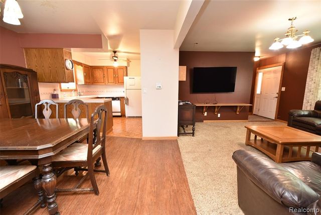 7304 Sharp Road, Swartz Creek, MI 48473
