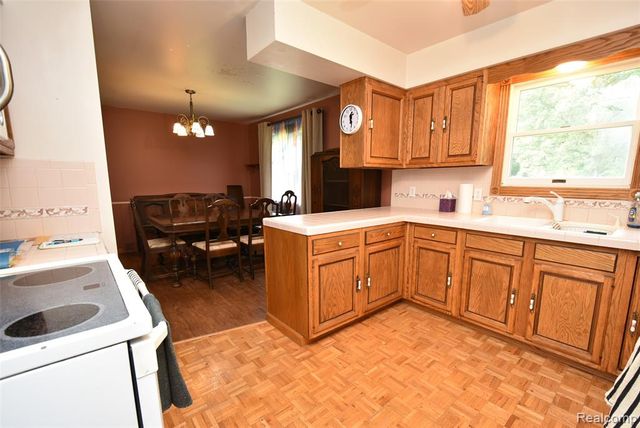 7304 Sharp Road, Swartz Creek, MI 48473
