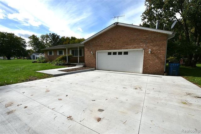 7304 Sharp Road, Swartz Creek, MI 48473