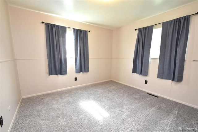 7304 Sharp Road, Swartz Creek, MI 48473