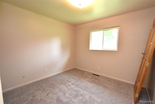 7304 Sharp Road, Swartz Creek, MI 48473