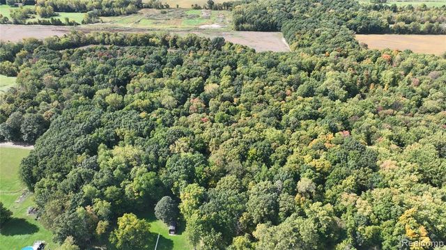 7304 Sharp Road, Swartz Creek, MI 48473