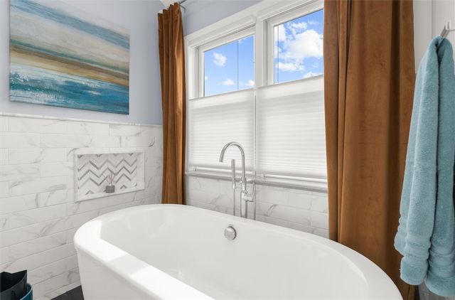 1195 Sierra Drive, Lehigh Twp, PA 18038