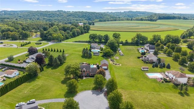 1195 Sierra Drive, Lehigh Twp, PA 18038