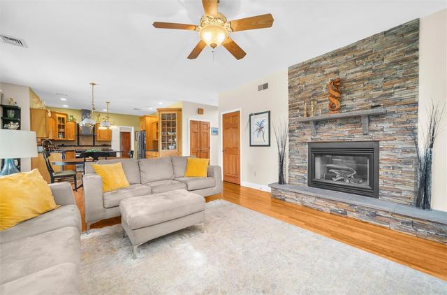 1195 Sierra Drive, Lehigh Twp, PA 18038