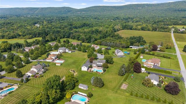 1195 Sierra Drive, Lehigh Twp, PA 18038