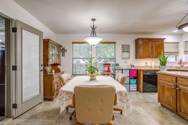 725 Snapper Drive, Burleson, TX 76028