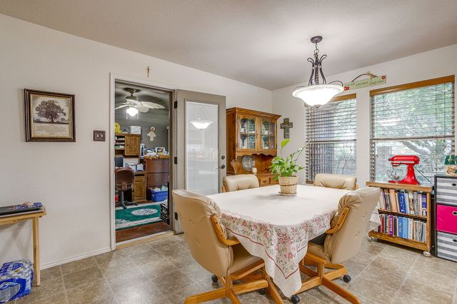 725 Snapper Drive, Burleson, TX 76028