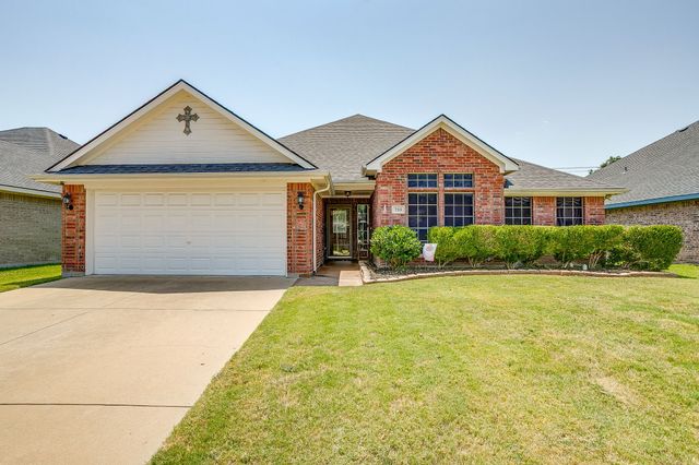 725 Snapper Drive, Burleson, TX 76028