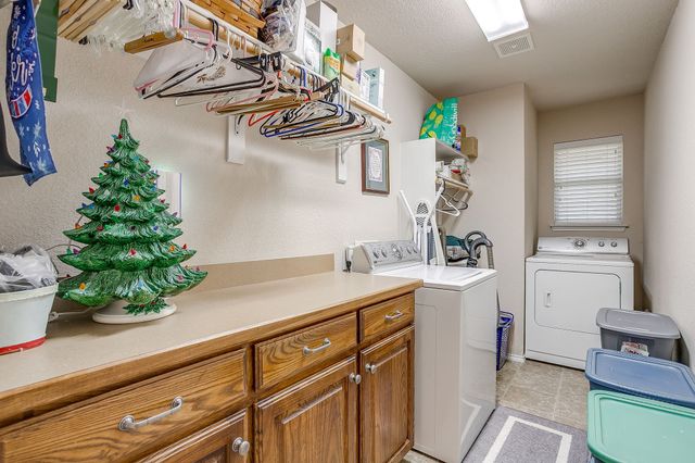 725 Snapper Drive, Burleson, TX 76028