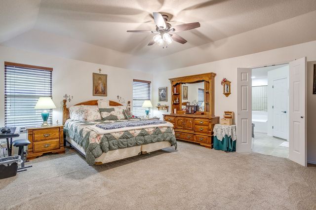 725 Snapper Drive, Burleson, TX 76028
