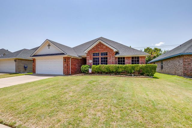725 Snapper Drive, Burleson, TX 76028
