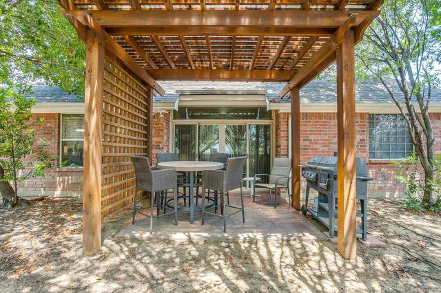 725 Snapper Drive, Burleson, TX 76028