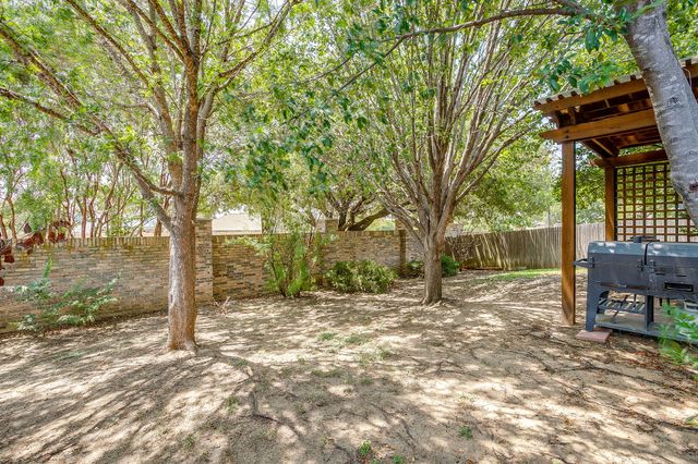 725 Snapper Drive, Burleson, TX 76028