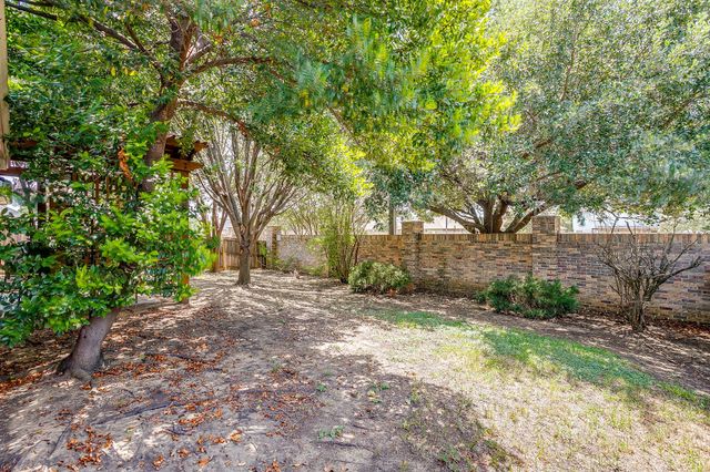 725 Snapper Drive, Burleson, TX 76028