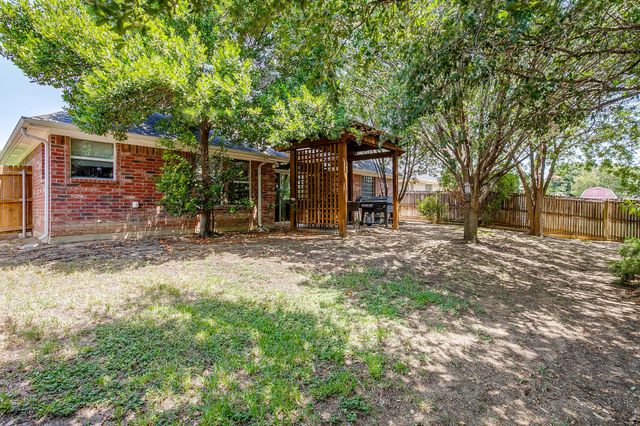 725 Snapper Drive, Burleson, TX 76028