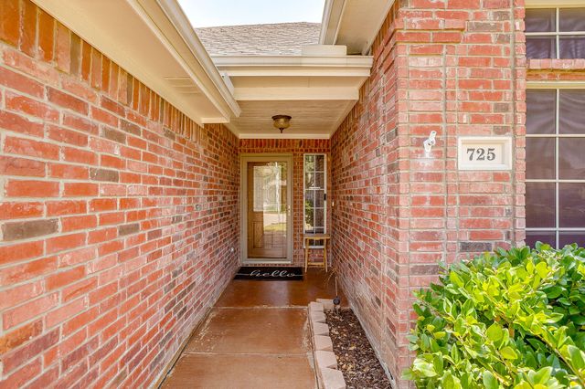 725 Snapper Drive, Burleson, TX 76028
