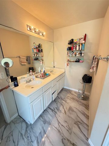 3002 Barkers Crossing Avenue, Houston, TX 77084