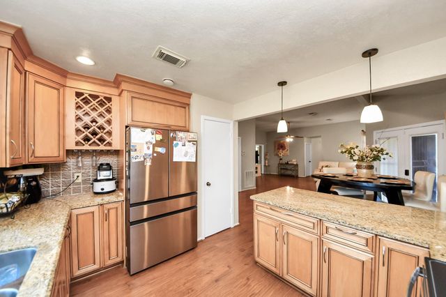 2455 Edgedale Drive, Missouri City, TX 77489