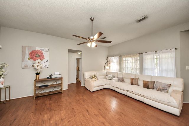 2455 Edgedale Drive, Missouri City, TX 77489