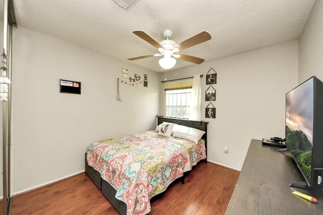 2455 Edgedale Drive, Missouri City, TX 77489