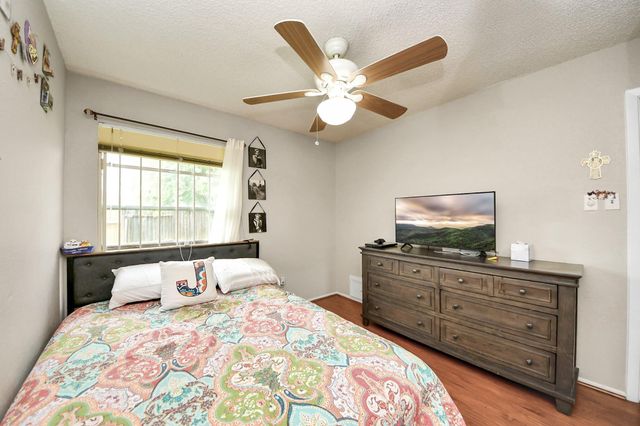2455 Edgedale Drive, Missouri City, TX 77489