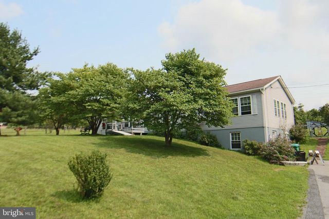 2151 PARKWAY WEST, Harrisburg, PA 17112