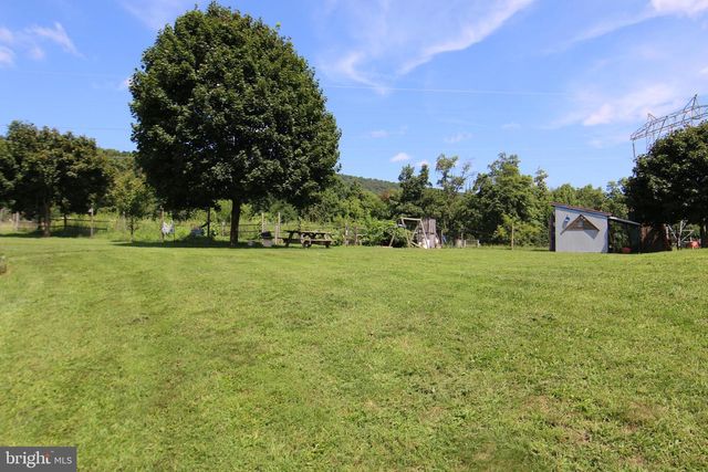 2151 PARKWAY WEST, Harrisburg, PA 17112