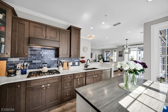 130 Sequoia Dr, Cedar Grove Twp., NJ 07009