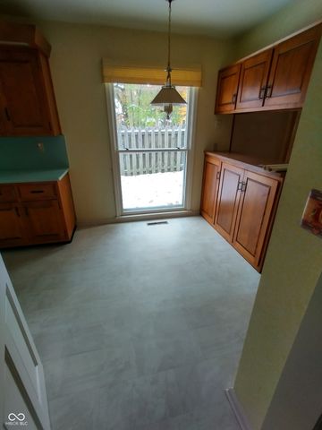 1321 Greenway Drive, Anderson, IN 46011