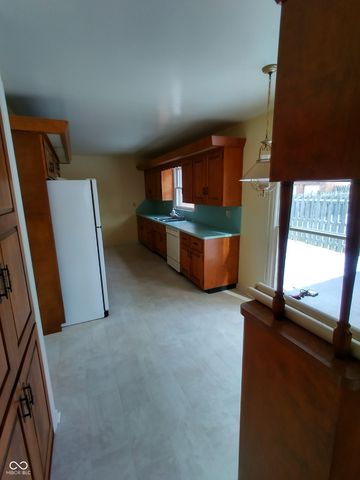 1321 Greenway Drive, Anderson, IN 46011