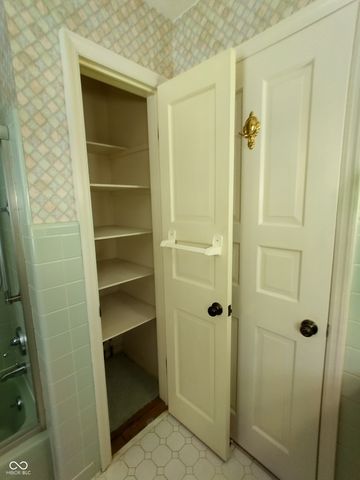 1321 Greenway Drive, Anderson, IN 46011