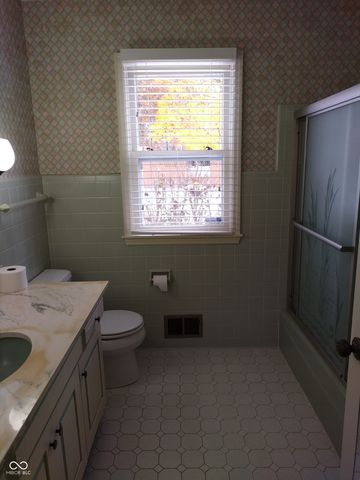 1321 Greenway Drive, Anderson, IN 46011