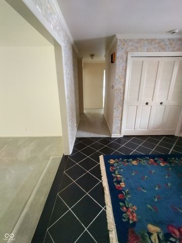 1321 Greenway Drive, Anderson, IN 46011