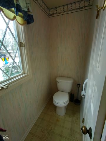 1321 Greenway Drive, Anderson, IN 46011