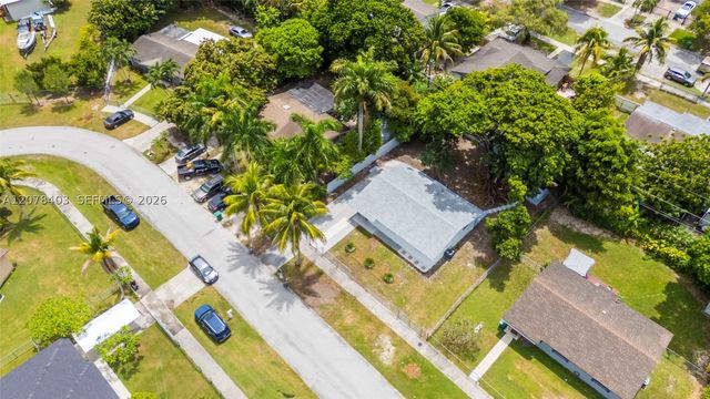 655 SW 6th Ter, Florida City, FL 33034