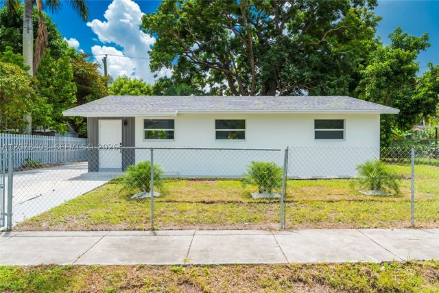 655 SW 6th Ter, Florida City, FL 33034