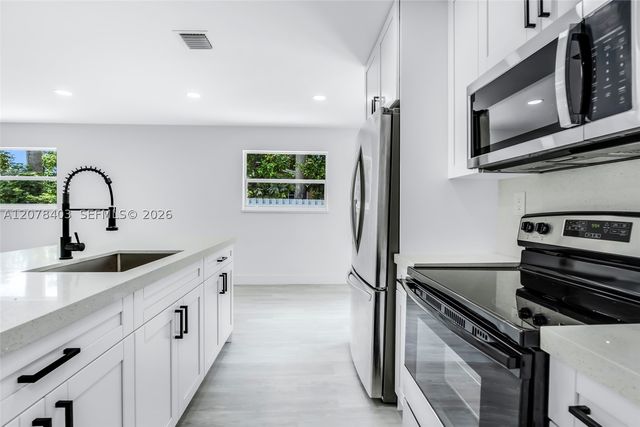 655 SW 6th Ter, Florida City, FL 33034