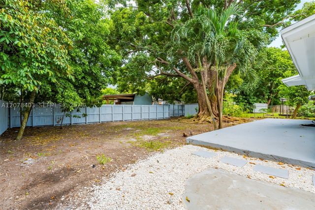 655 SW 6th Ter, Florida City, FL 33034