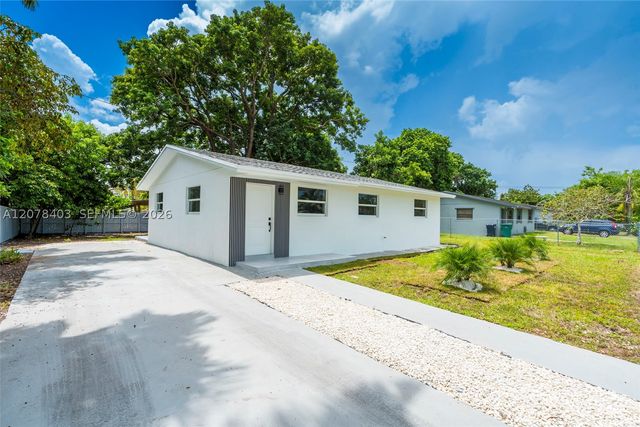 655 SW 6th Ter, Florida City, FL 33034
