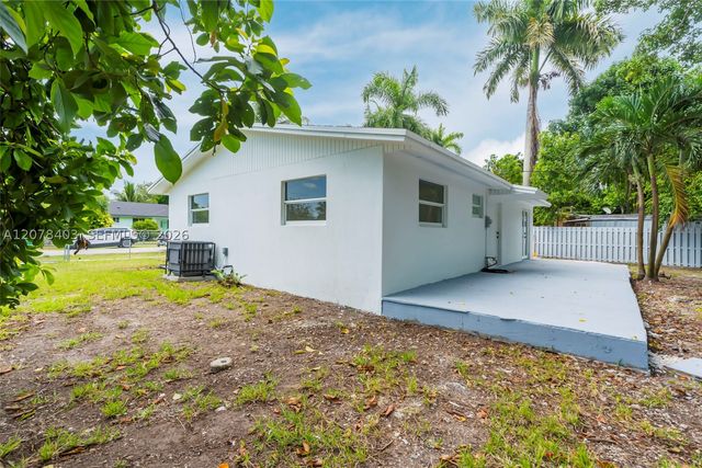 655 SW 6th Ter, Florida City, FL 33034